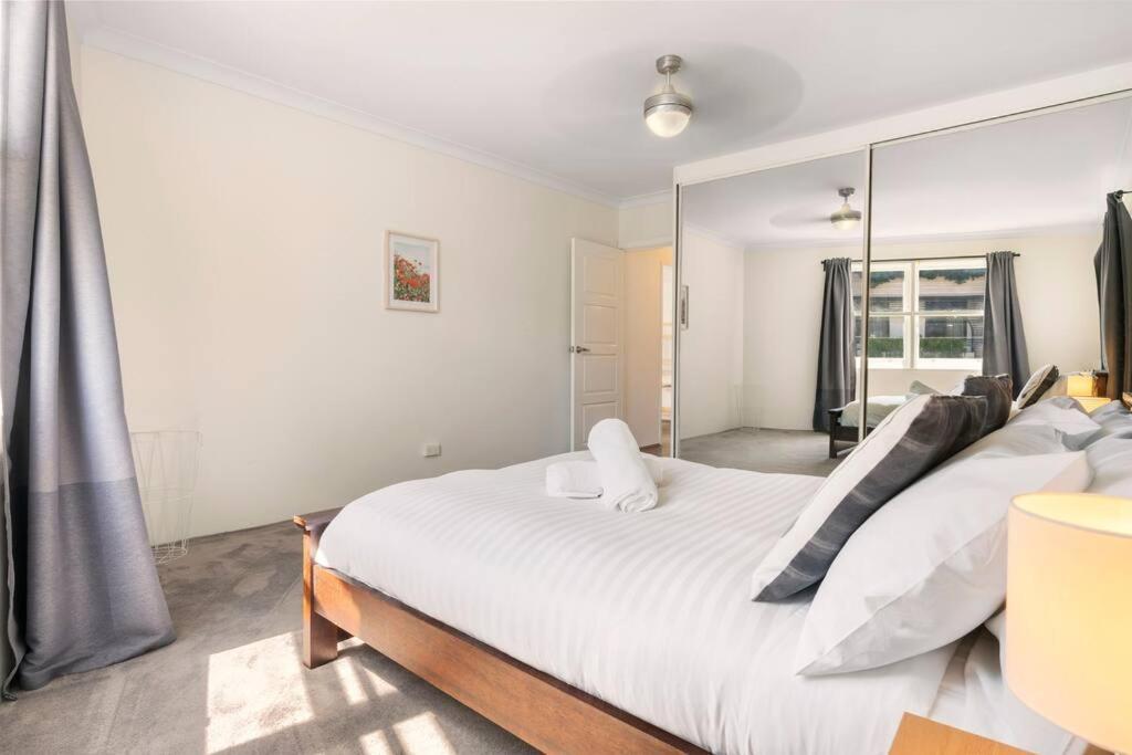 Rose Bay Retreat - Light Airy Balcony Ac & Views Apartment Sydney
